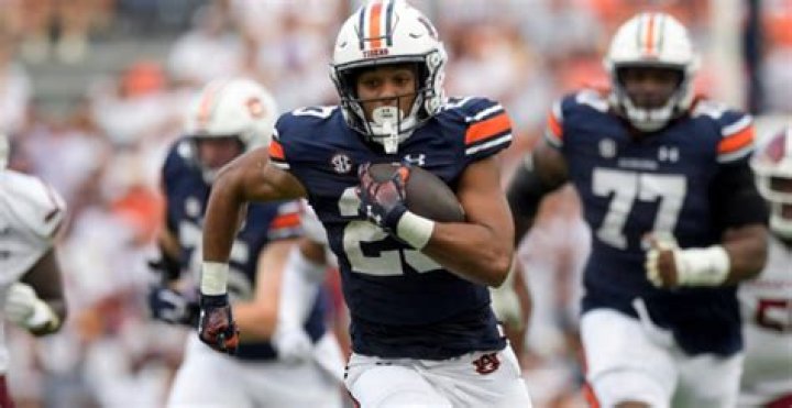 
Auburn Football Running Back Lionel James Cause Of Death- How Did The “Little Train” Die? 