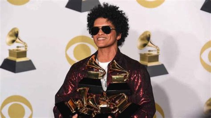 Bruno Mars Height, Weight, Net Worth, Age, Birthday, Wikipedia, Who, Nationality, Biography