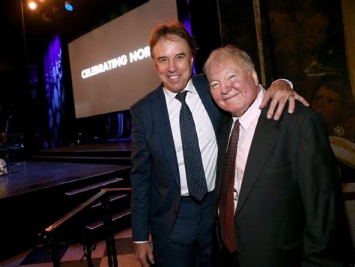 
Chris Downey Height, Weight, Net Worth, Age, Birthday, Wikipedia, Who, Nationality, Biography 