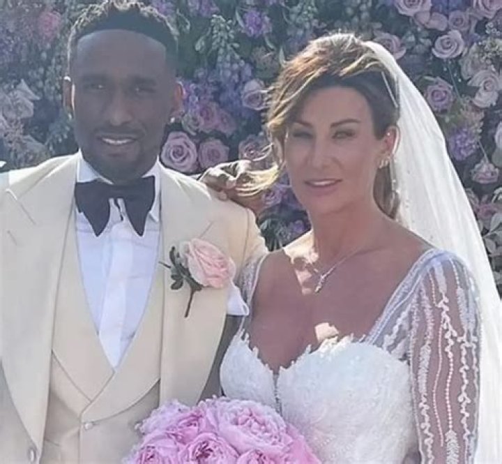 
How Old Is Donna Tierney? Jermain Defoe Girlfriend Turned Wife And Family – Wedding Details 