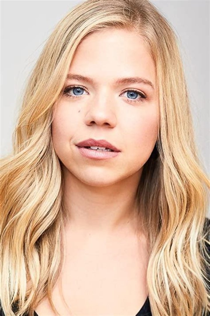 Vivien Endicott Douglas Height, Weight, Net Worth, Age, Birthday, Wikipedia, Who, Instagram, Biography