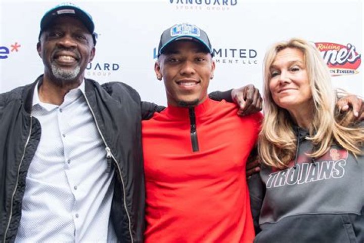 Who Are Armon and Trey’s Girlfriend Amari and Sonia? Their Mom, Dad and Family