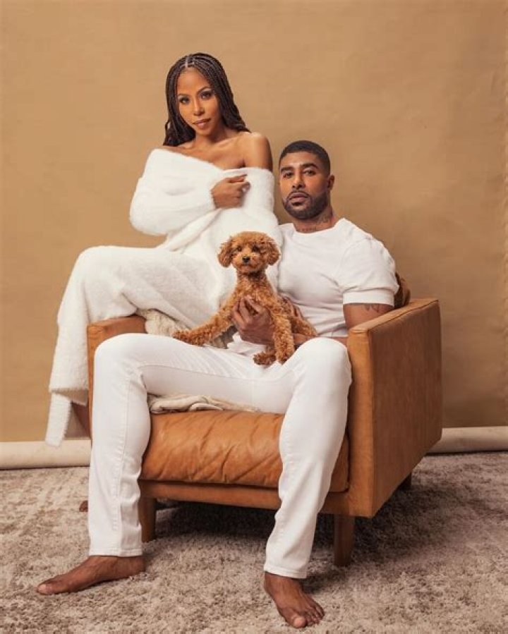 Zeke Smith Height, Weight, Net Worth, Age, Birthday, Wikipedia, Who, Nationality, Biography